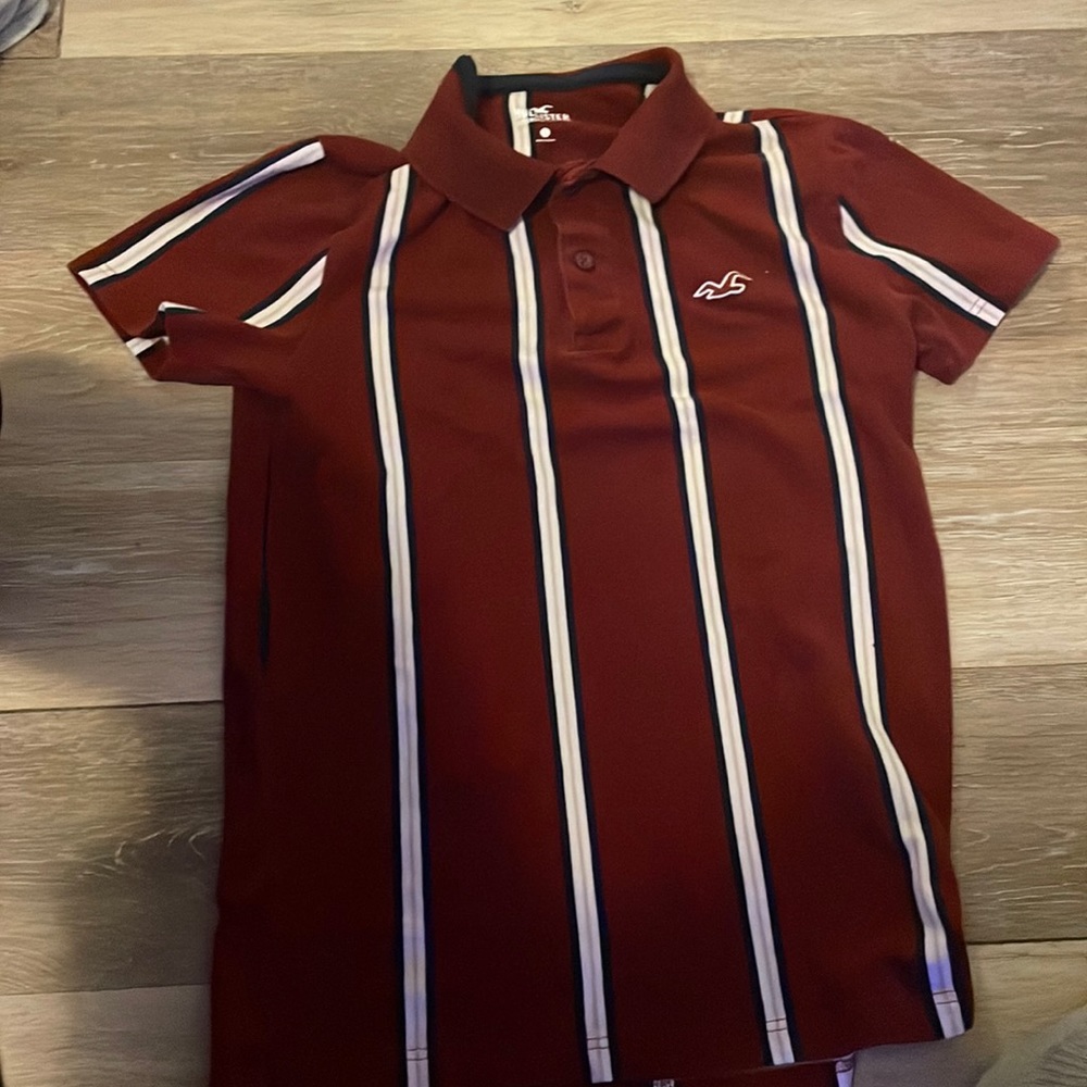 A small hollister shirt